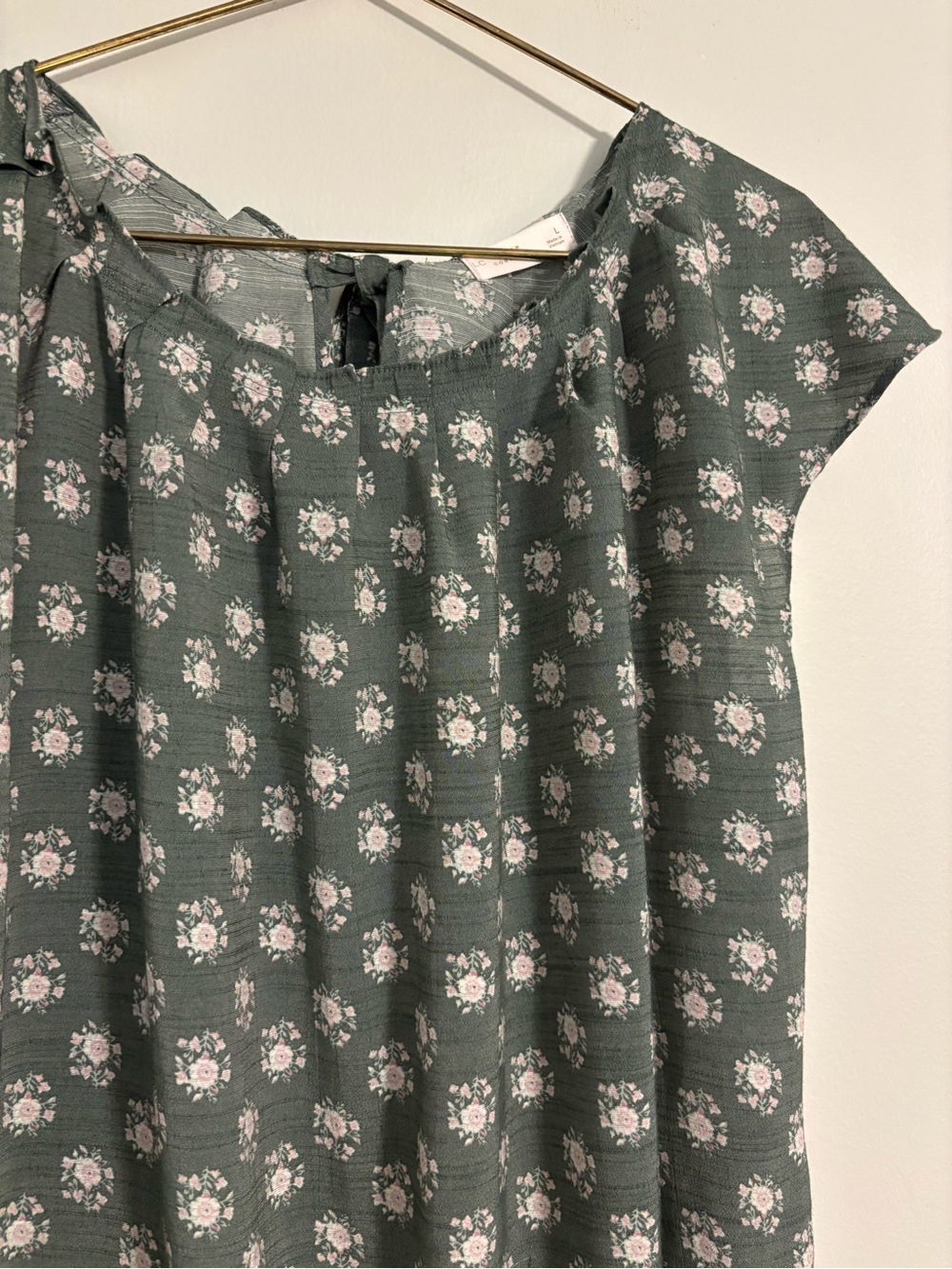 LC Lauren Conrad Women’s Floral Blouse - Size Large - Green/Pink - Picture 5 of 16
